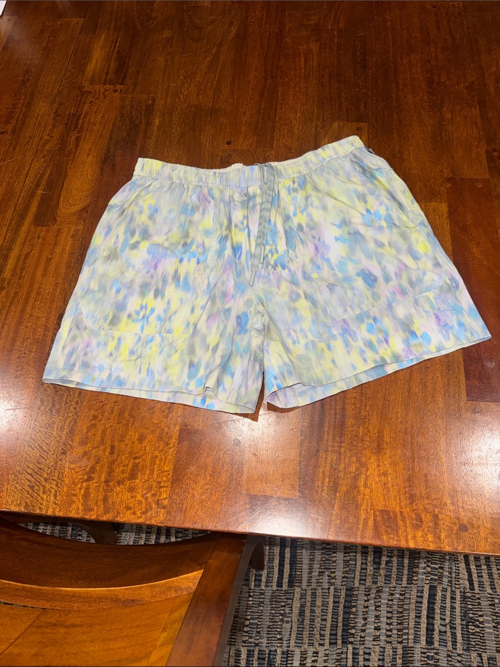 Men's Lululemon Pastel Watercolor Drawstring Pool Shorts - Light Multicolor